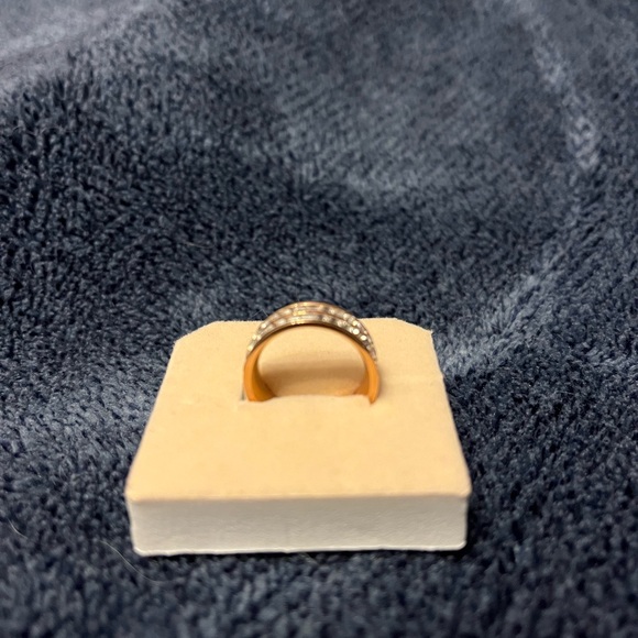 Size 6 Rose Gold Crystal Ring - Picture 3 of 6